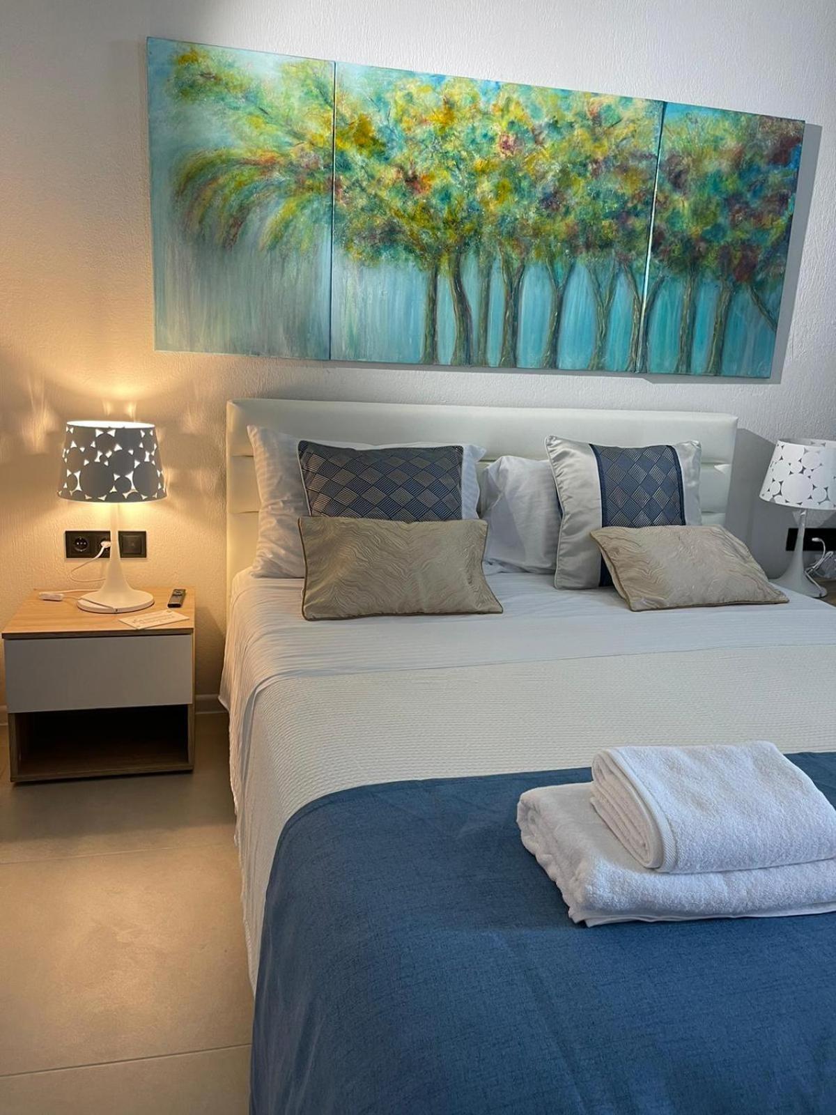 Allure Luxury Villas 3&4 Serenity Retreat Moni Evaggelistrias Bagian luar foto