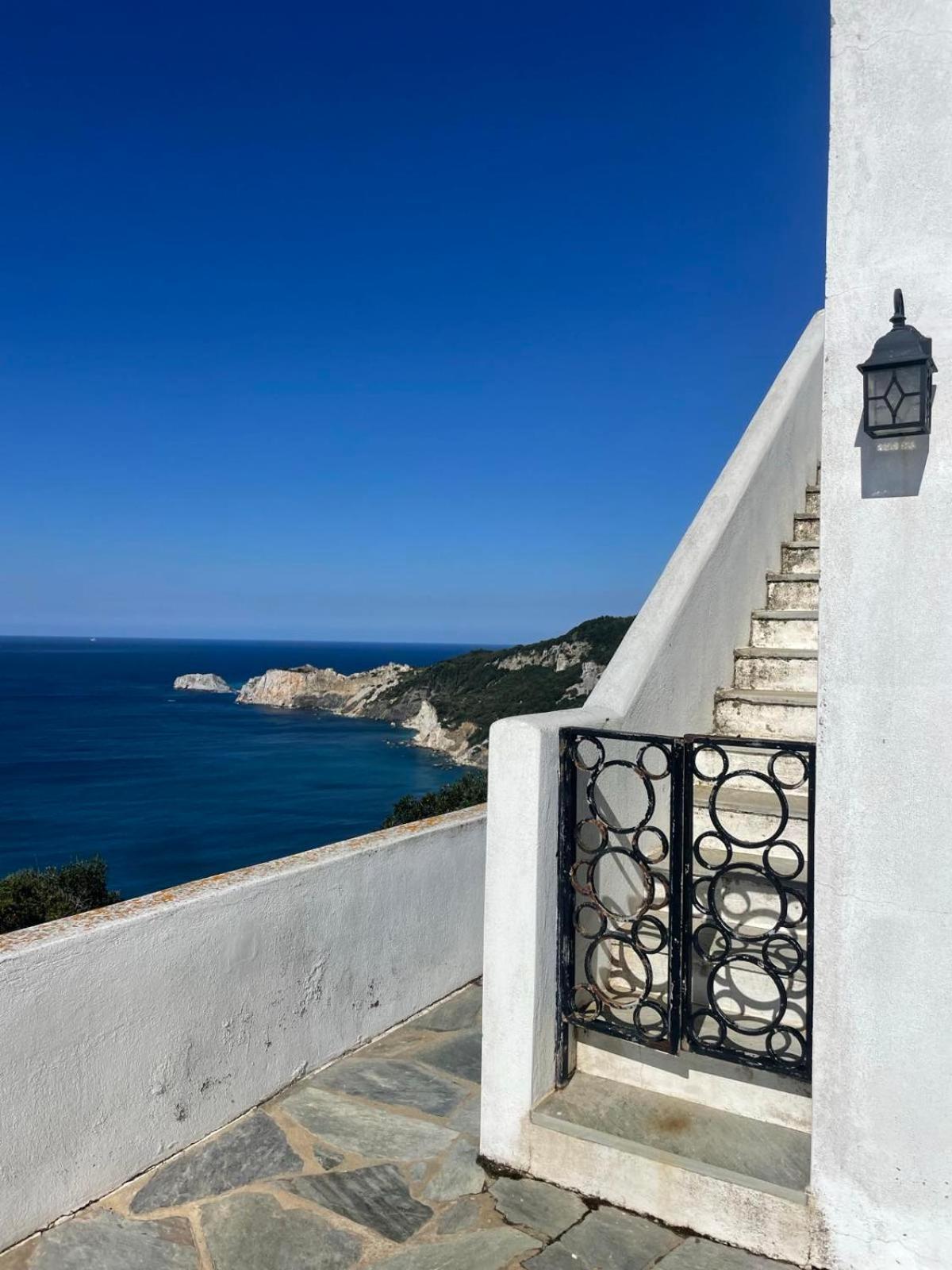 Allure Luxury Villas 3&4 Serenity Retreat Moni Evaggelistrias Bagian luar foto