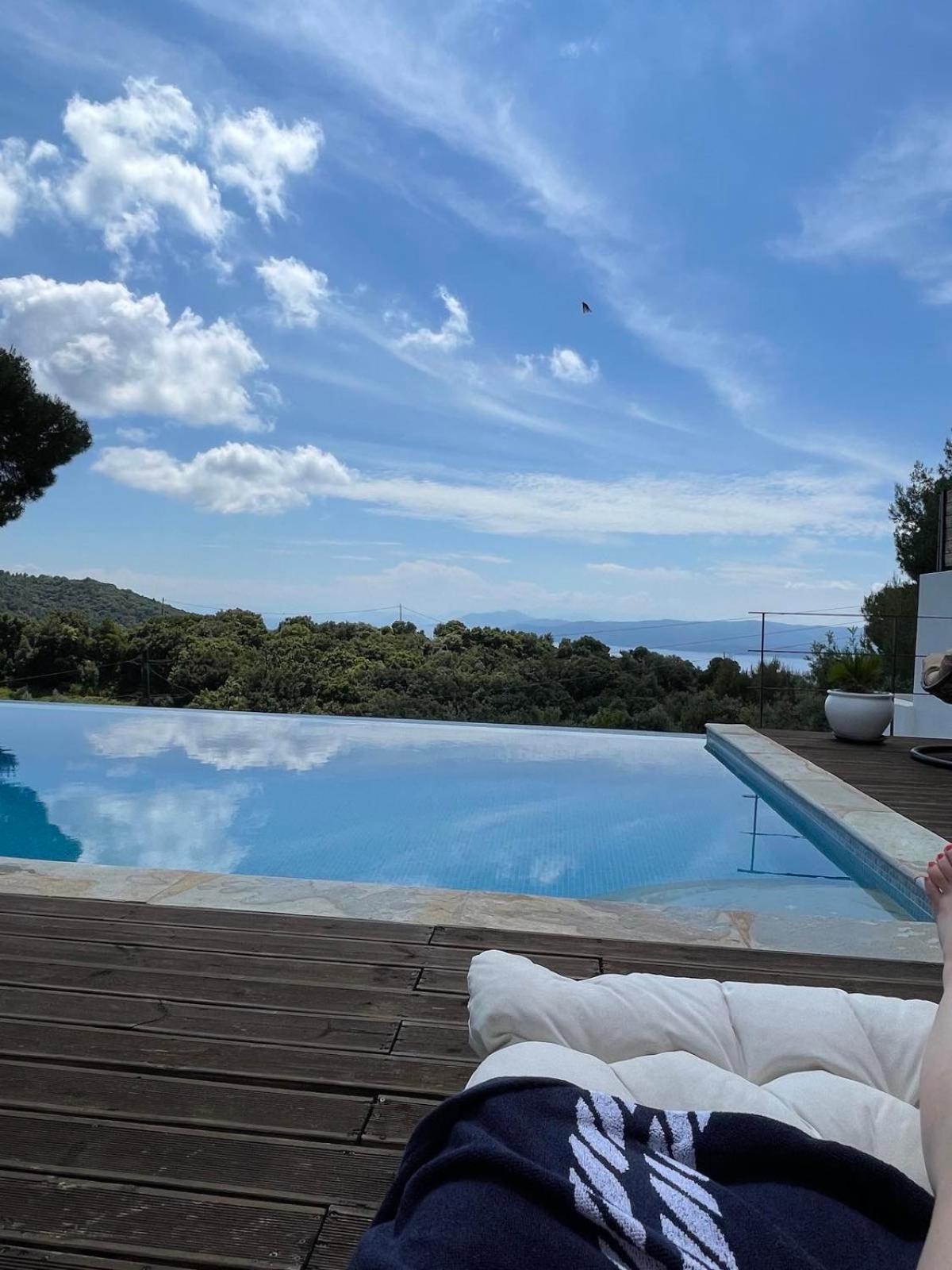 Allure Luxury Villas 3&4 Serenity Retreat Moni Evaggelistrias Bagian luar foto